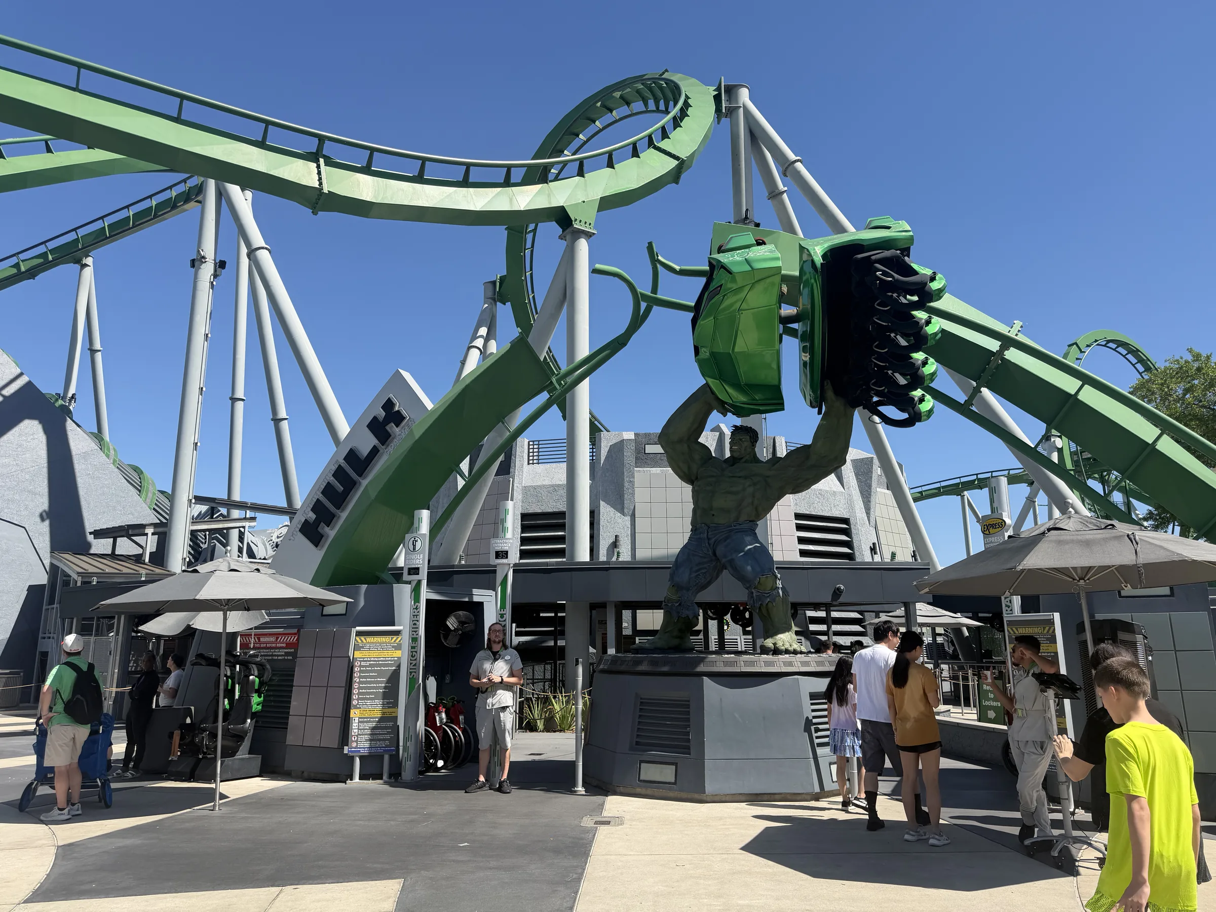 Guia Virtual Disney — família no parque